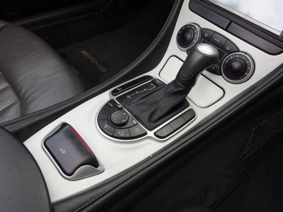 Image 58/97 de Mercedes-Benz SL 55 AMG (2003)