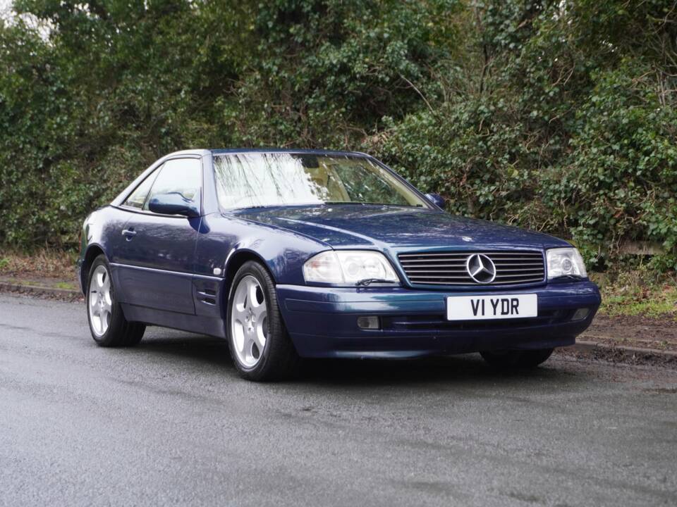 Image 20/26 of Mercedes-Benz SL 280 (1999)