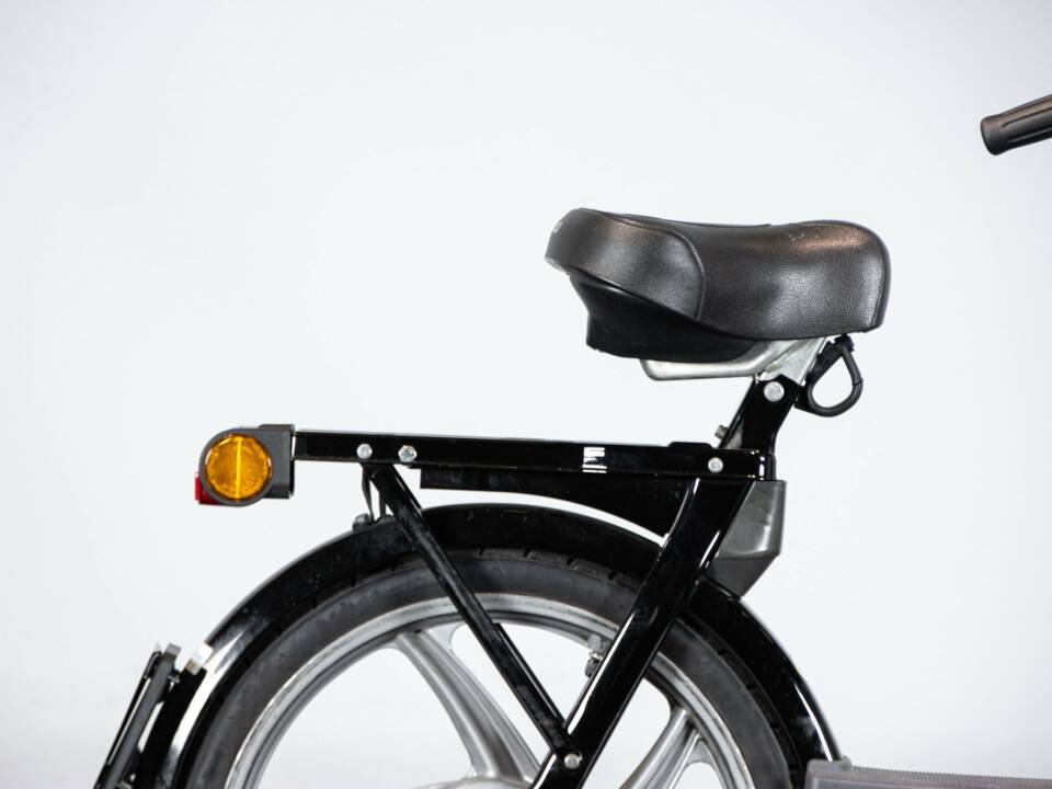 Bild 28/49 von Piaggio DUMMY (2002)