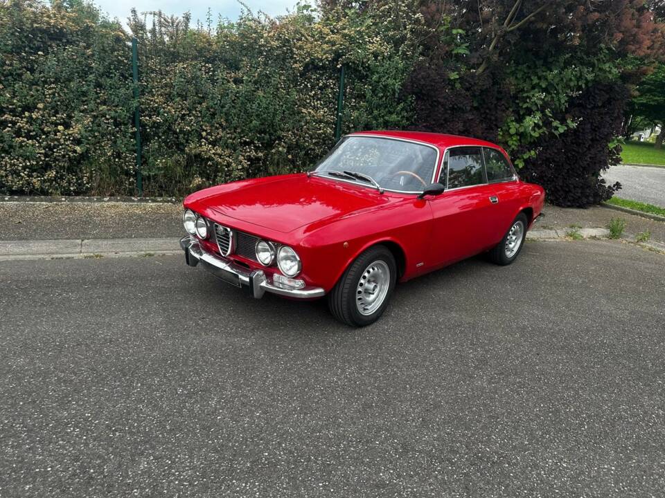 Image 10/11 of Alfa Romeo 2000 Spider Veloce (1974)