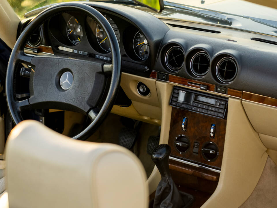 Immagine 13/42 di Mercedes-Benz 300 SL (1986)