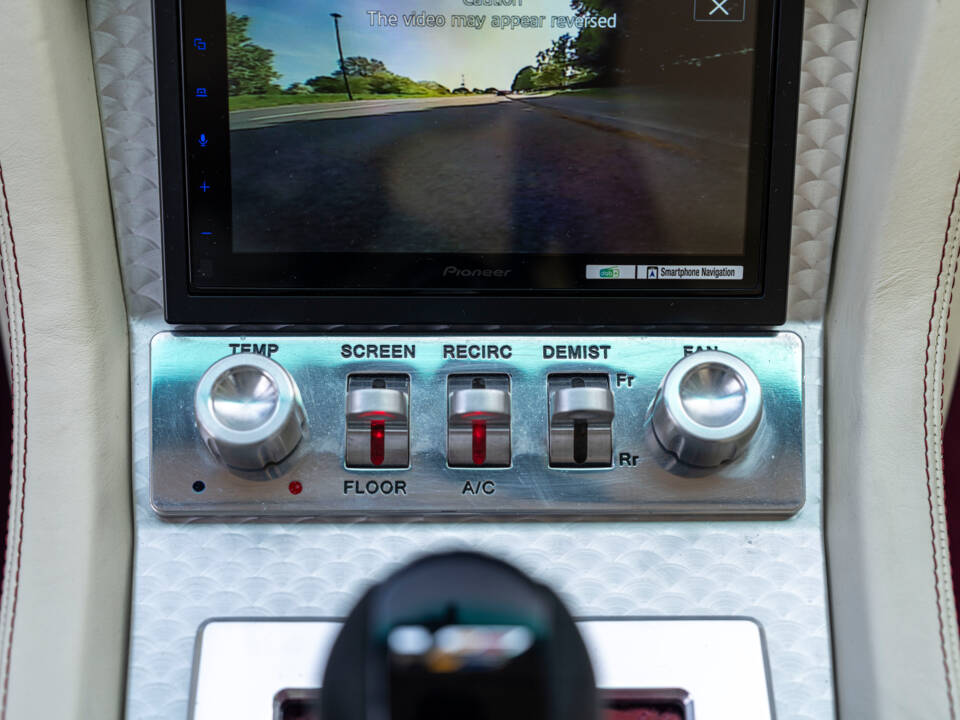 Image 23/34 of Jensen Interceptor MK III (1972)