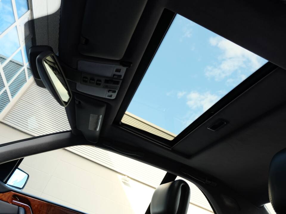 Image 49/70 de Mercedes-Benz CL 500 (1997)