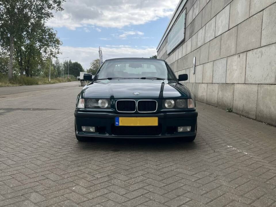 Image 6/8 of BMW 325i (1995)