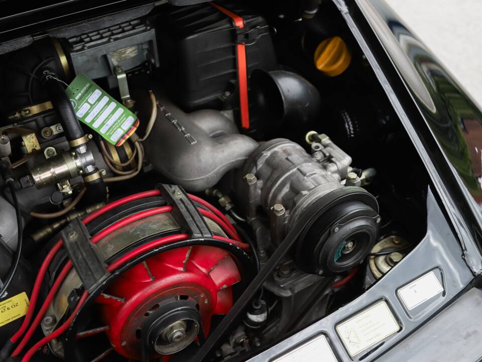 Image 51/108 de Porsche 911 Carrera 3.2 (1989)