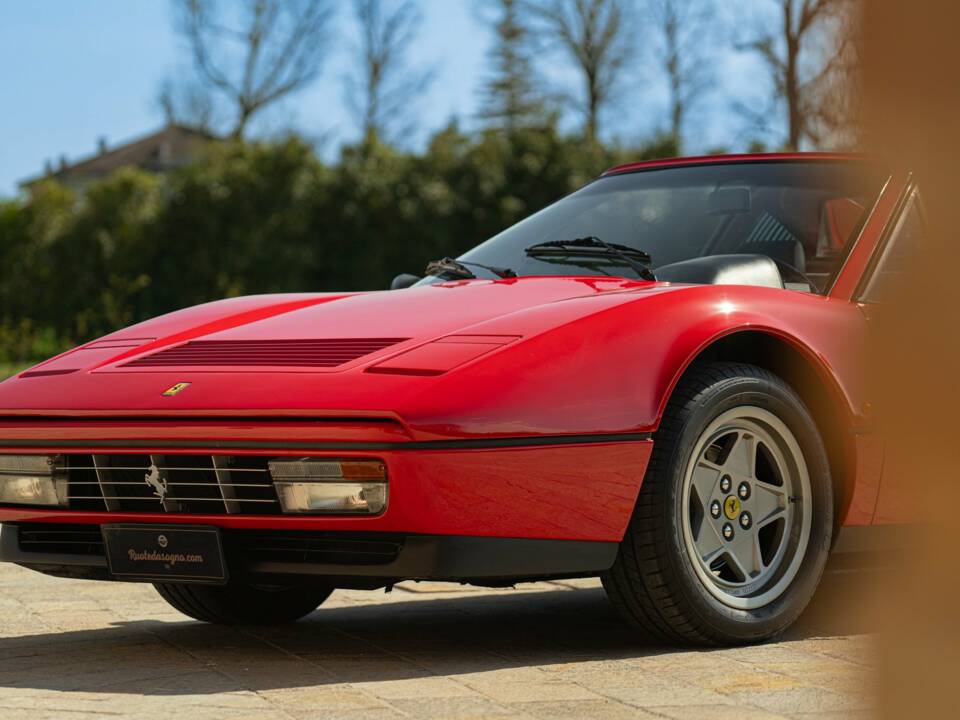 Image 26/50 de Ferrari 328 GTS (1987)