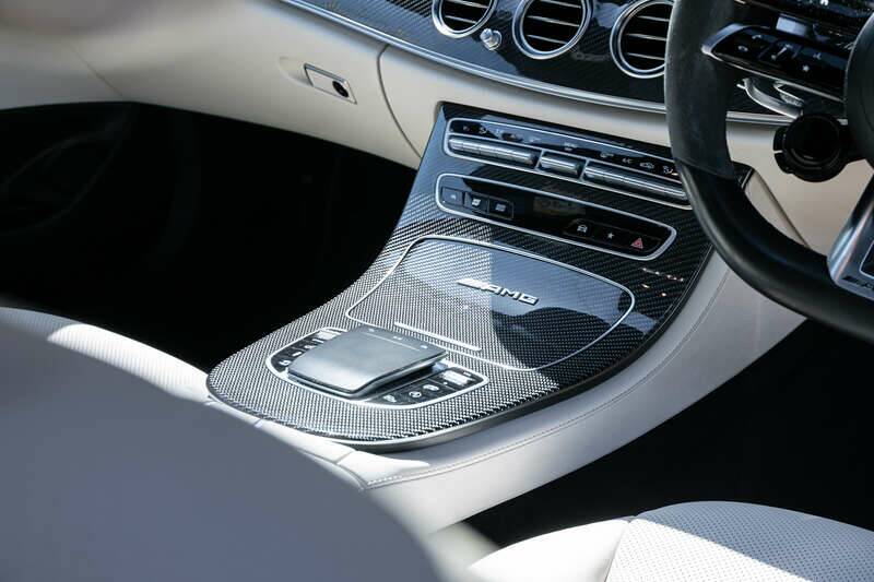 Image 39/45 de Mercedes-Benz AMG E 63 S 4MATIC+ T (2021)