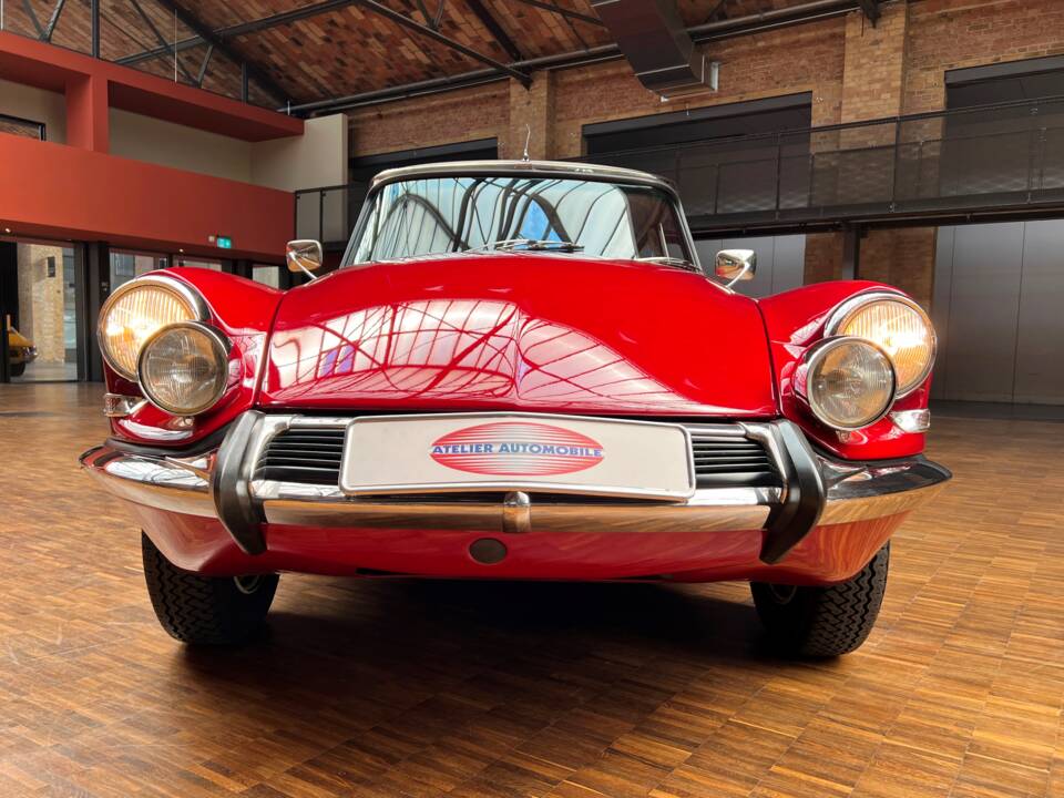 Image 4/37 of Citroën ID 19 (1967)