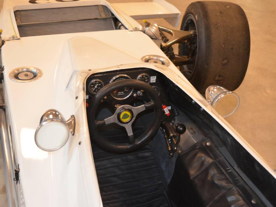 Image 10/15 of Lotus 70 (1970)