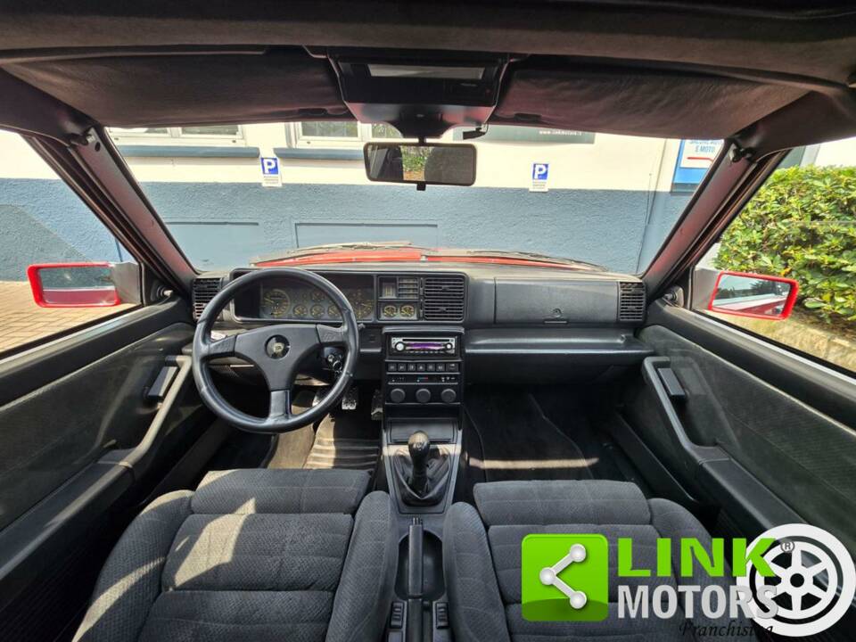 Bild 9/10 von Lancia Delta HF Integrale 16V (1991)
