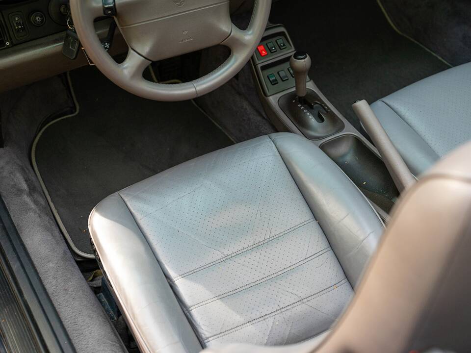 Immagine 27/47 di Porsche 911 Carrera (1994)