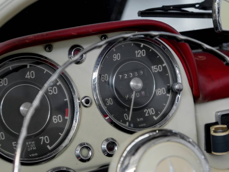 Image 22/50 de Mercedes-Benz 190 SL (1960)