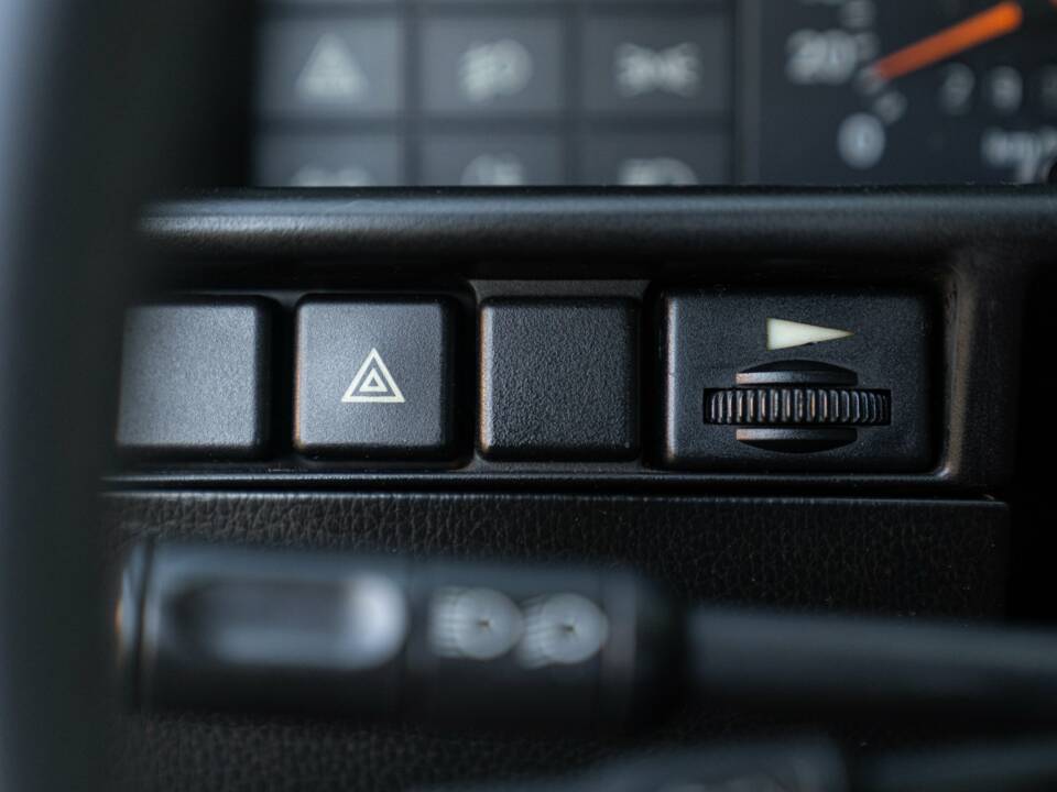 Bild 48/50 von FIAT Ritmo 105 TC (1990)