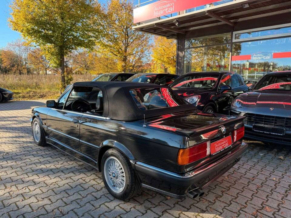 Bild 25/28 von BMW 320i (1988)