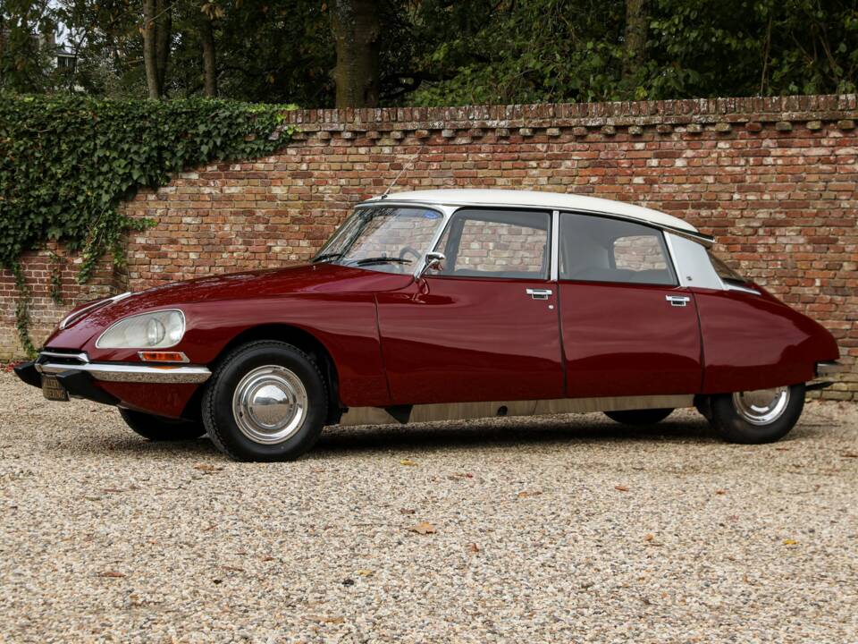 Image 17/50 de Citroën DS 21 (1971)