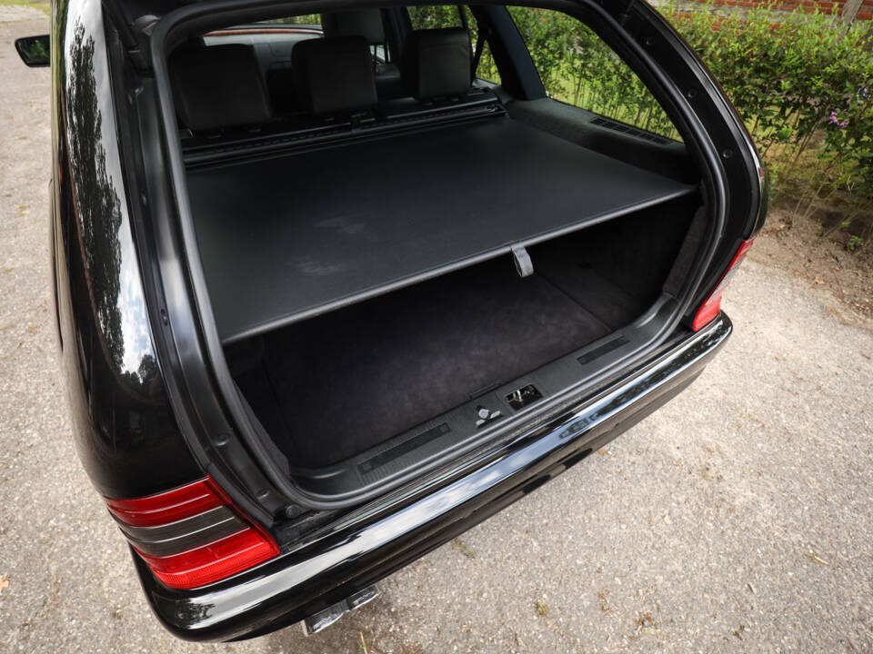 Bild 45/89 von Mercedes-Benz C 43 AMG T (1998)