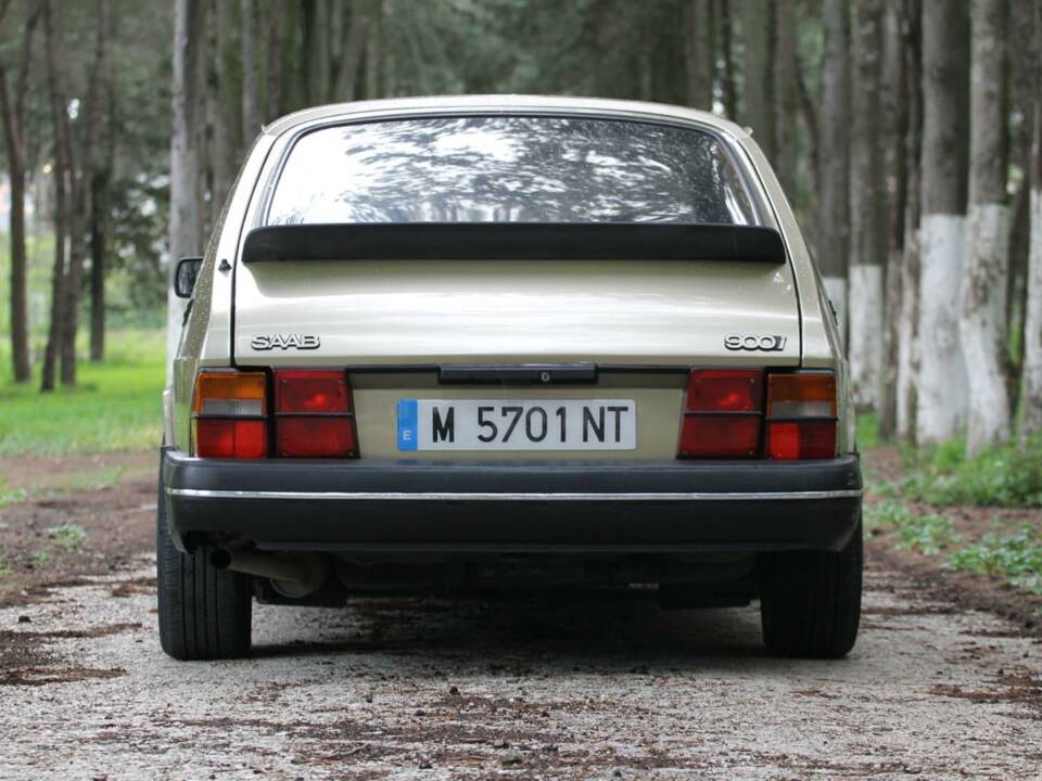 Image 3/50 of Saab 900 (1992)