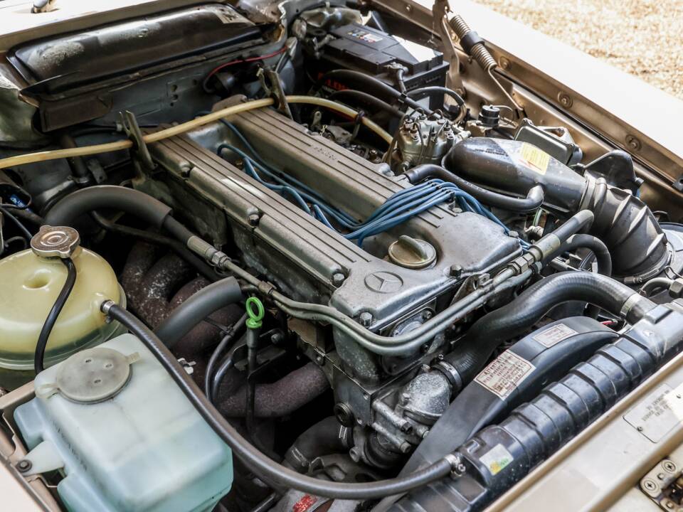 Afbeelding 5/40 van Mercedes-Benz 280 SL (1981)