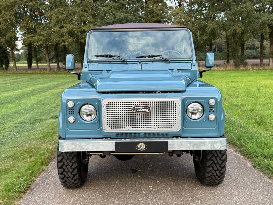 Image 4/33 de Land Rover Defender 90 (1997)
