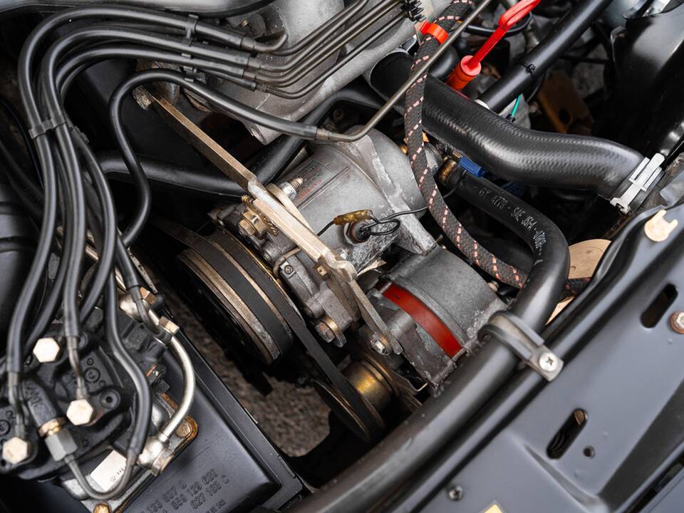 Image 47/48 de Volkswagen Golf Mk II GTi 16V 1.8 (1990)