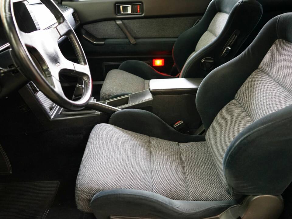 Bild 22/43 von Mitsubishi Starion (1989)