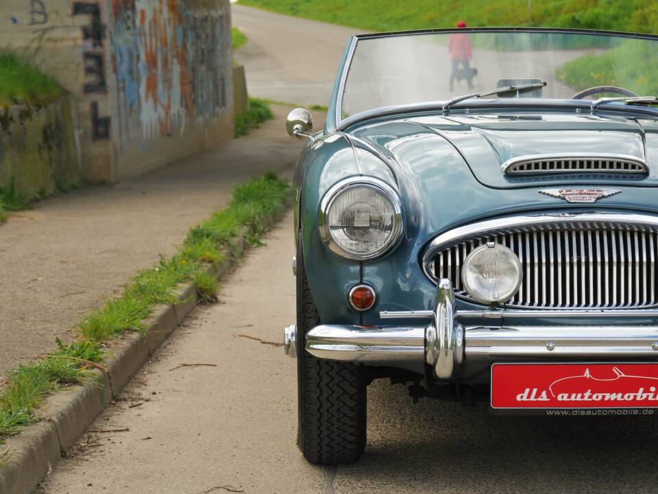 Image 17/34 of Austin-Healey 3000 Mk II (BN7) (1961)