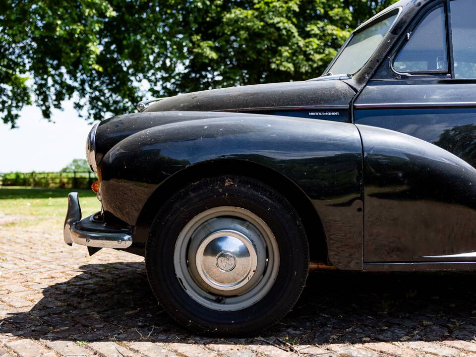 Image 7/36 of Morris Minor 1000 (1956)