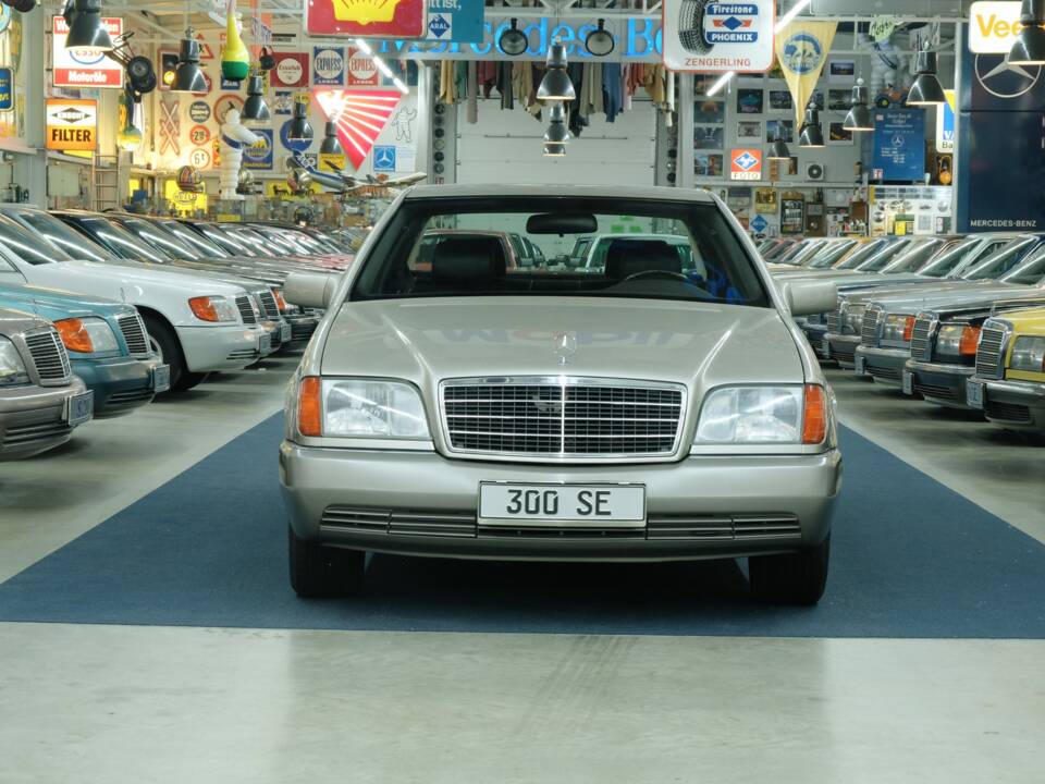Bild 8/50 von Mercedes-Benz 300 SE (1992)