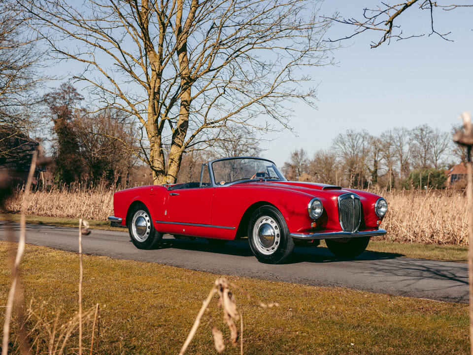 Bild 2/62 von Lancia Aurelia B24 (1958)