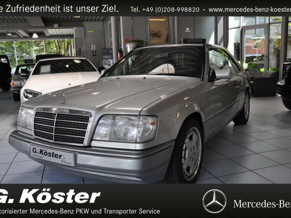 Image 2/12 of Mercedes-Benz E 200 (1995)