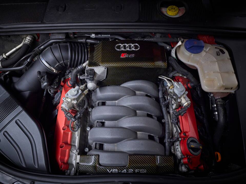 Image 59/95 of Audi RS4 Avant (2006)