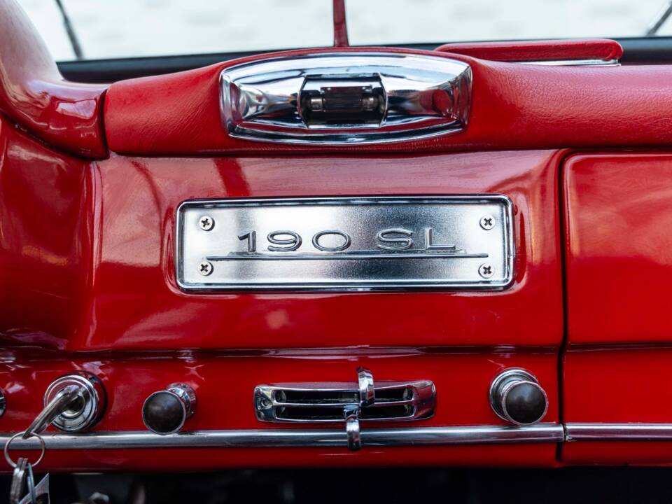Image 17/19 of Mercedes-Benz 190 SL (1957)