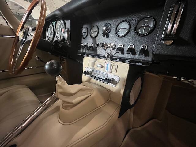 Bild 2/8 von Jaguar Type E 4.2 (1966)