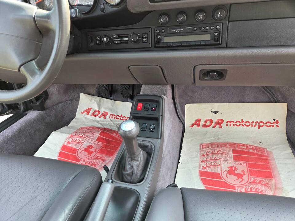 Bild 31/33 von Porsche 911 Carrera 4S (1996)