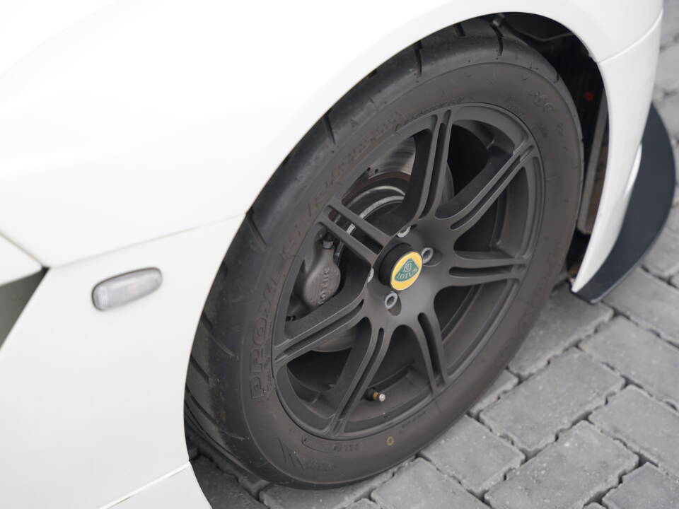 Image 45/50 of Lotus 2-Eleven GT4 (2009)