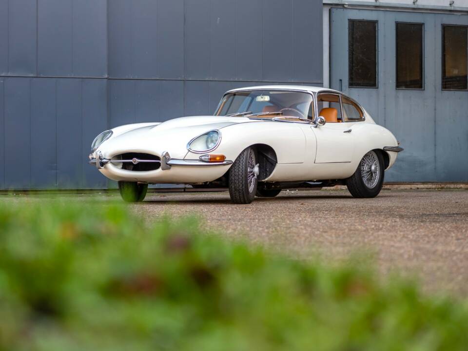 Imagen 11/50 de Jaguar E-Type 4.2 (1965)