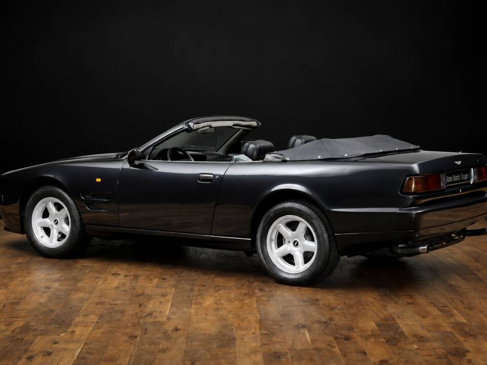 Immagine 3/17 di Aston Martin Virage Volante (1994)