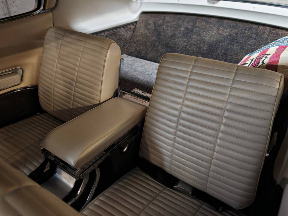 Image 8/12 of Dodge Charger (1966)
