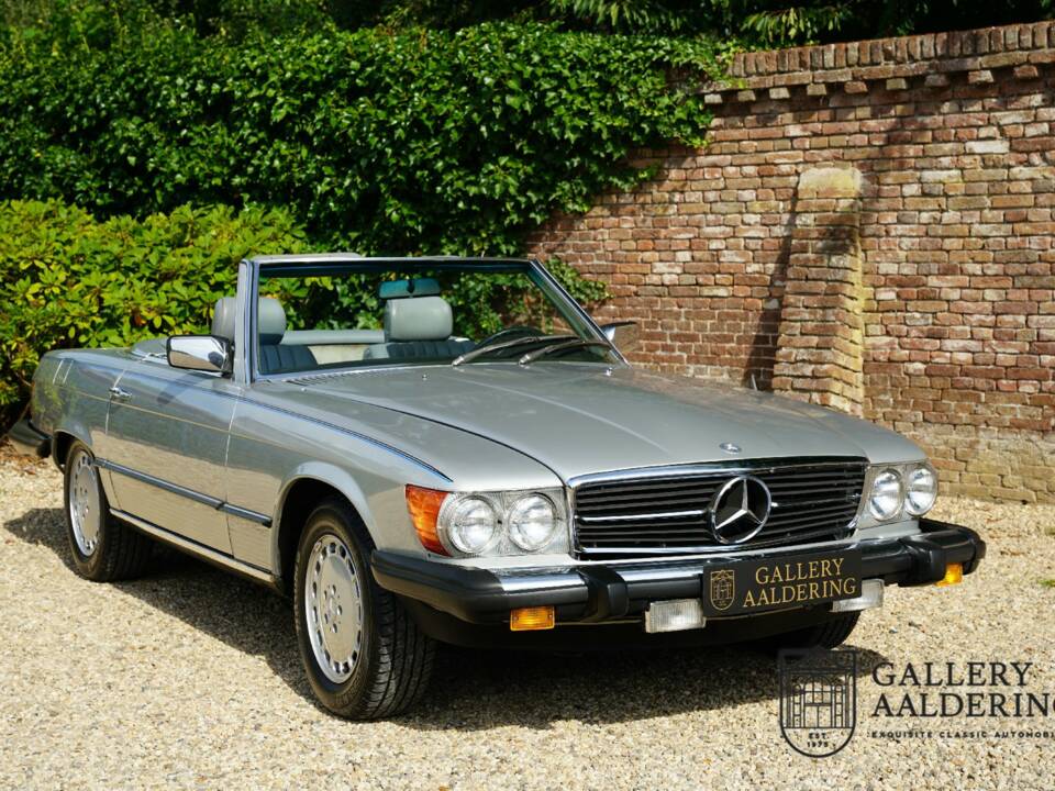 Image 10/50 of Mercedes-Benz 380 SL (1982)