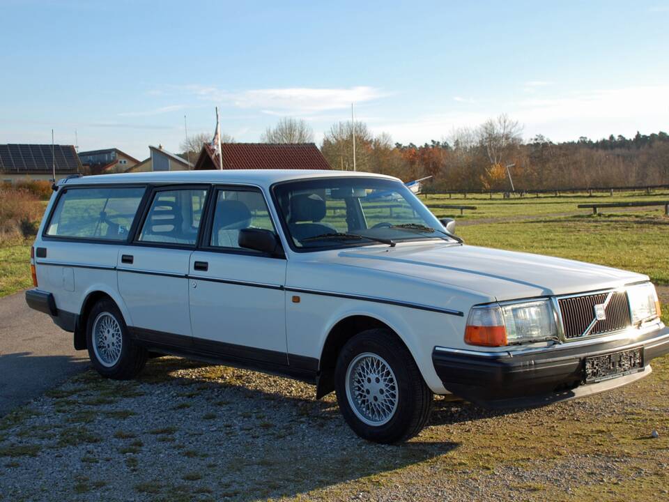 Afbeelding 6/45 van Volvo 245 GL (1991)