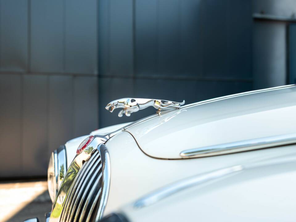 Image 9/50 de Jaguar Mk II 3.8 (1963)