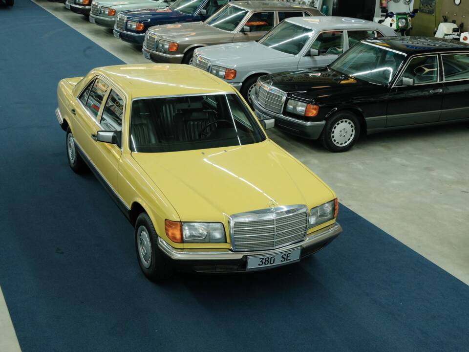 Bild 1/50 von Mercedes-Benz 380 SE (1983)