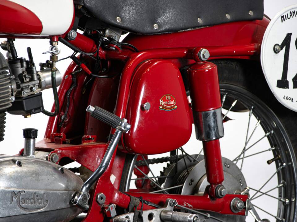 Bild 40/50 von Mondial 175 Turismo Veloce (1956)
