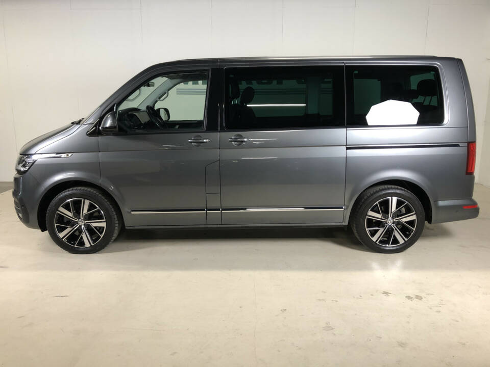 Bild 6/32 von Volkswagen T6.1 Multivan 2.0 TDI 4Motion (2023)