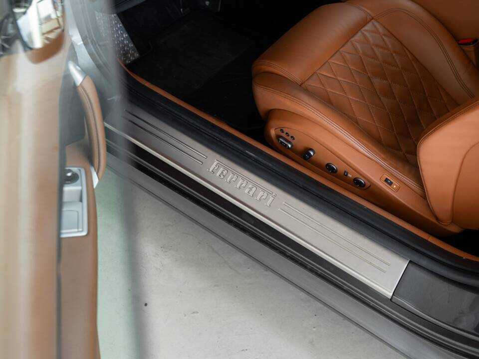 Image 12/47 of Ferrari FF (2015)