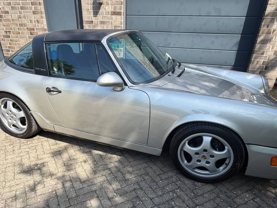 Image 2/21 of Porsche 911 Carrera 2 (1991)