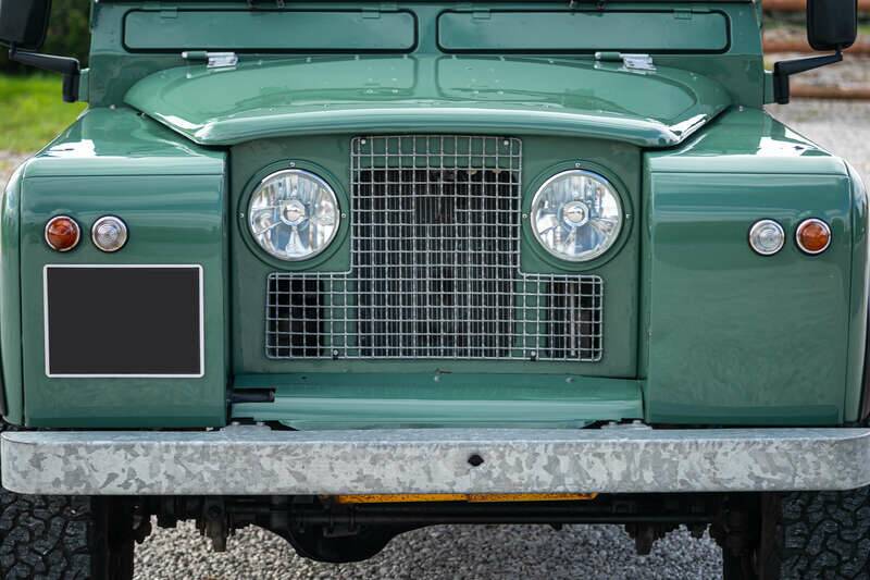Image 30/41 of Land Rover 90 (1988)