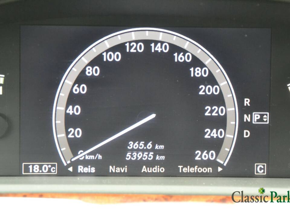 Image 38/50 of Mercedes-Benz S 500 (2006)