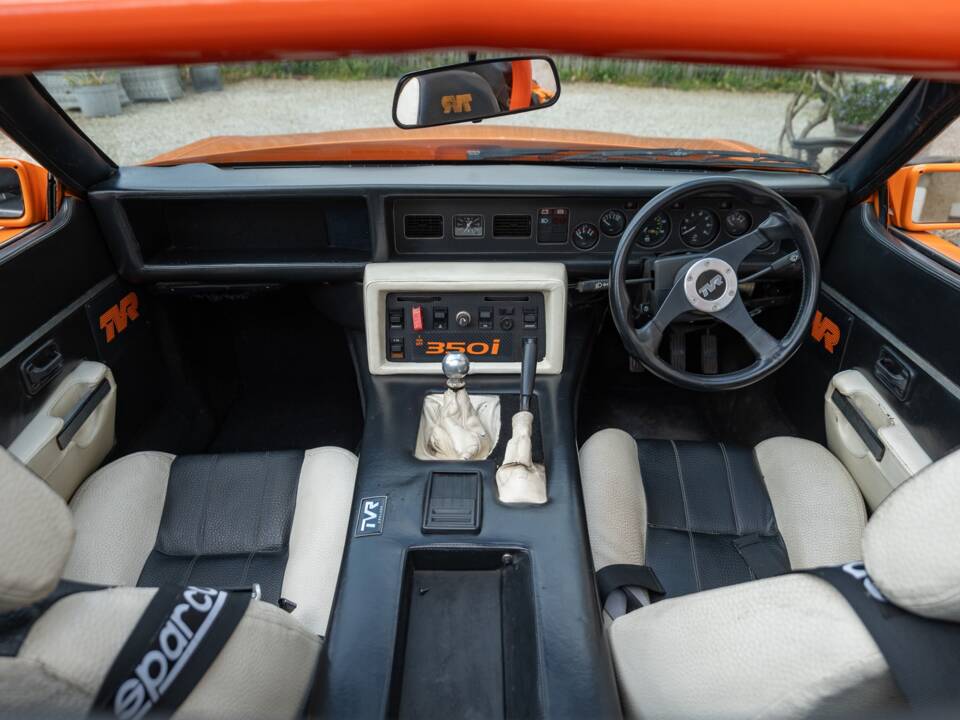 Image 4/50 of TVR Tasmin Series 1 (1985)