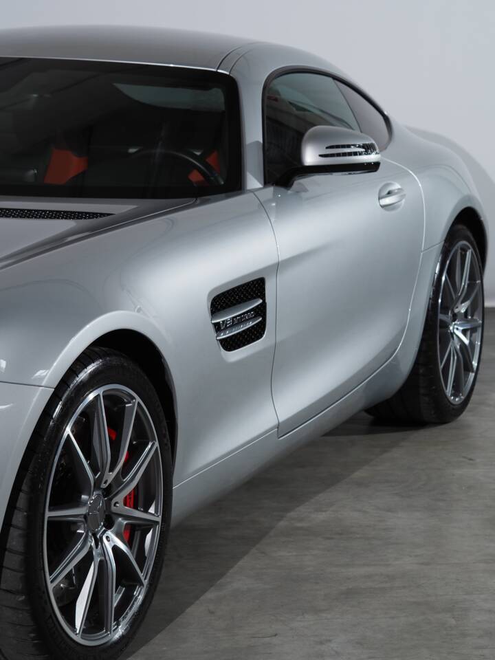 Image 18/49 of Mercedes-AMG GT-S (2015)